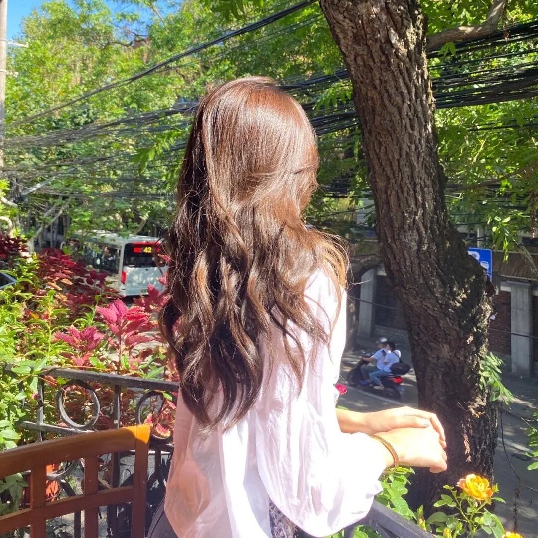 洗脑影像：性别、镜头和权力